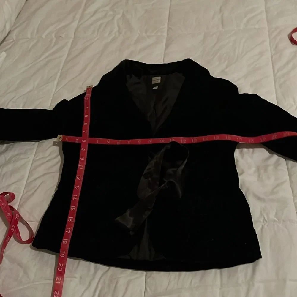 Old Navy Womens Black Jacket Size Small Tie Front Floral Embroidered Velvet Crop - Picture 10 of 10